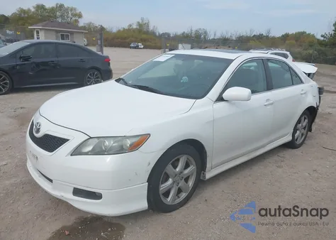 2009 Toyota Camry Se V6 z USA, uszkodzony, nr VIN 4T1BK46K99U595158